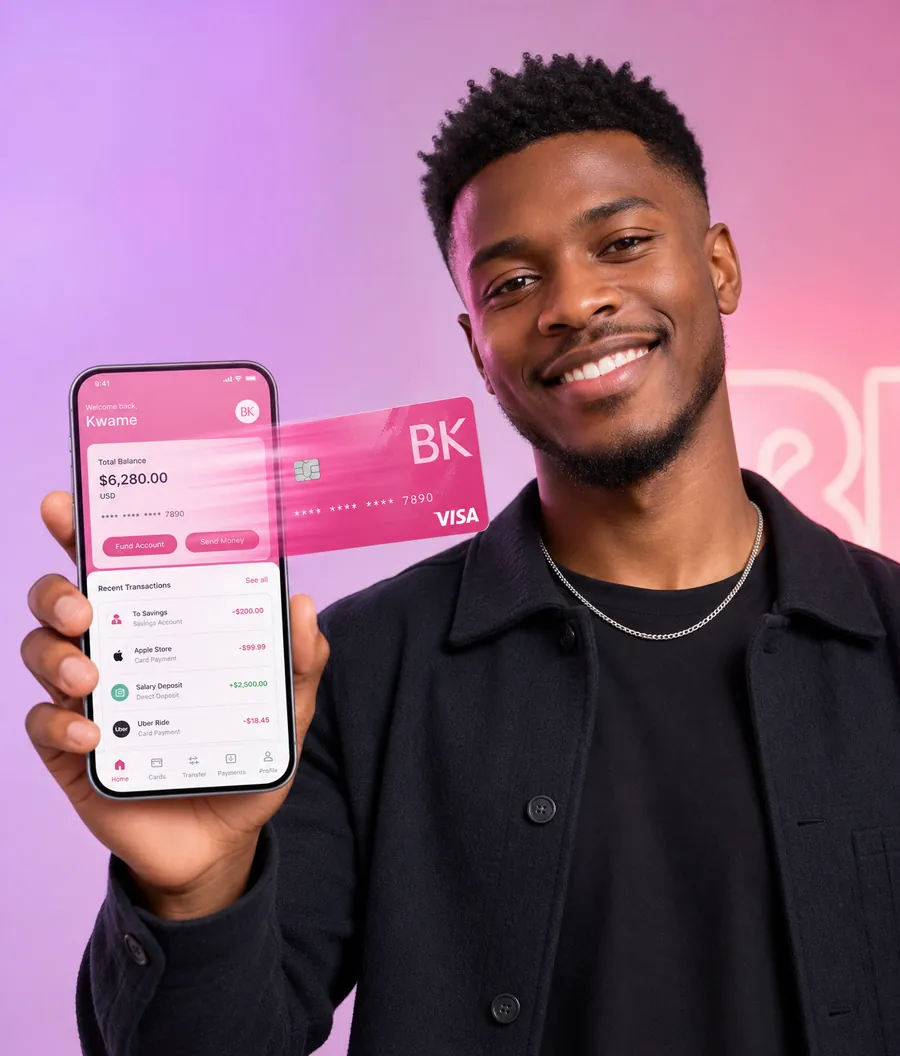 Jovem sorridente com o cartão virtual BomKumbu